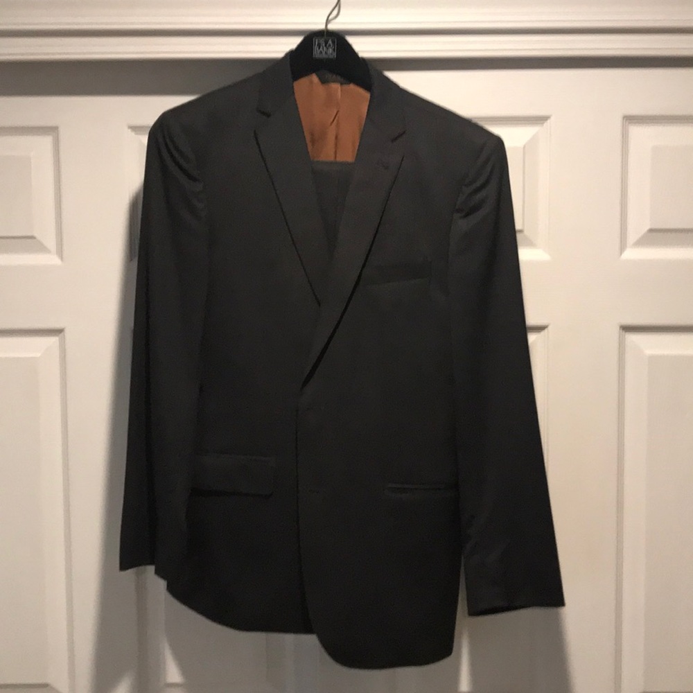 Joseph A Bank suit 42L slim fit. EUC